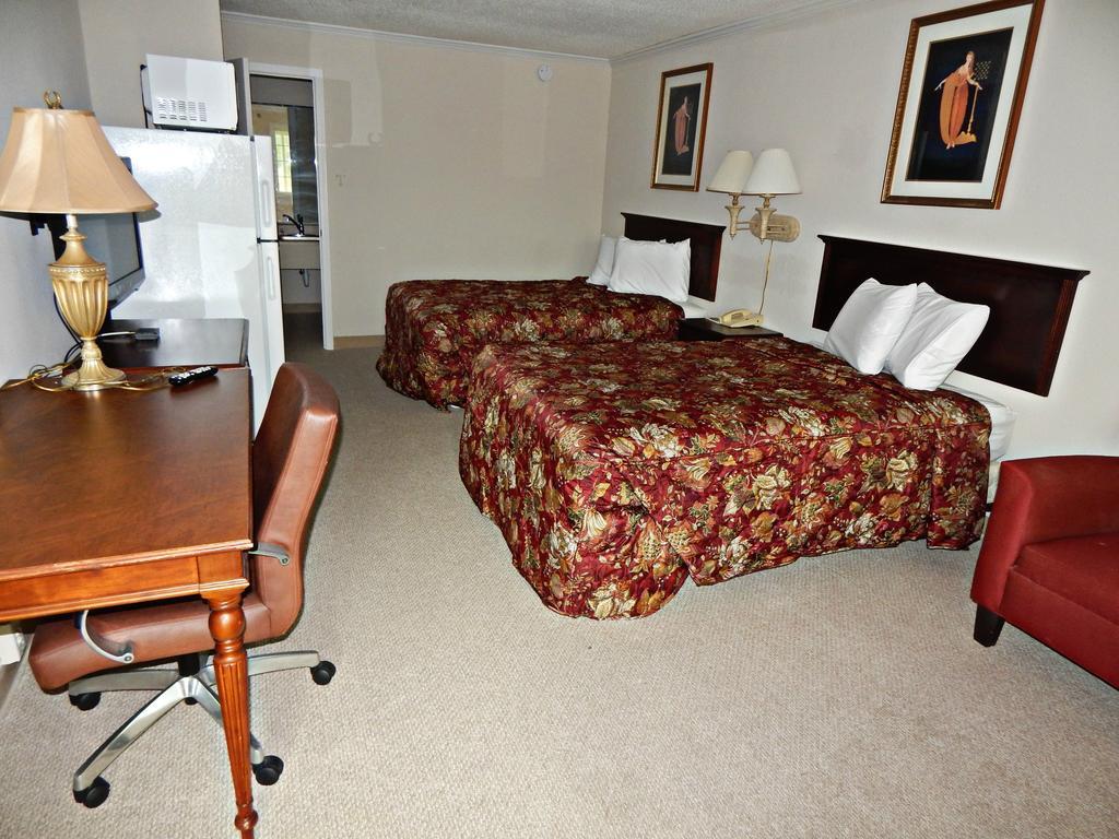 Budgetel Inn & Suites Gainesville Exterior photo